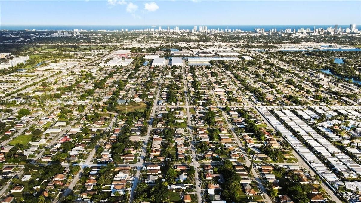 待售: $559,000 (3 贝兹, 2 浴室, 2023 平方英尺)