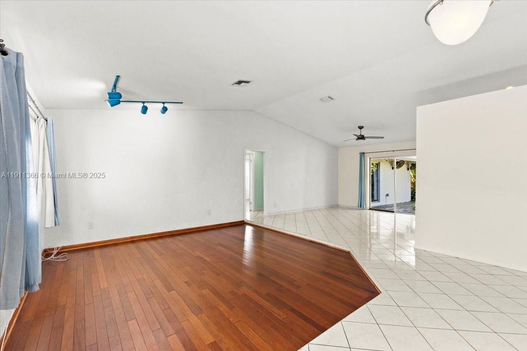 待售: $559,000 (3 贝兹, 2 浴室, 2023 平方英尺)