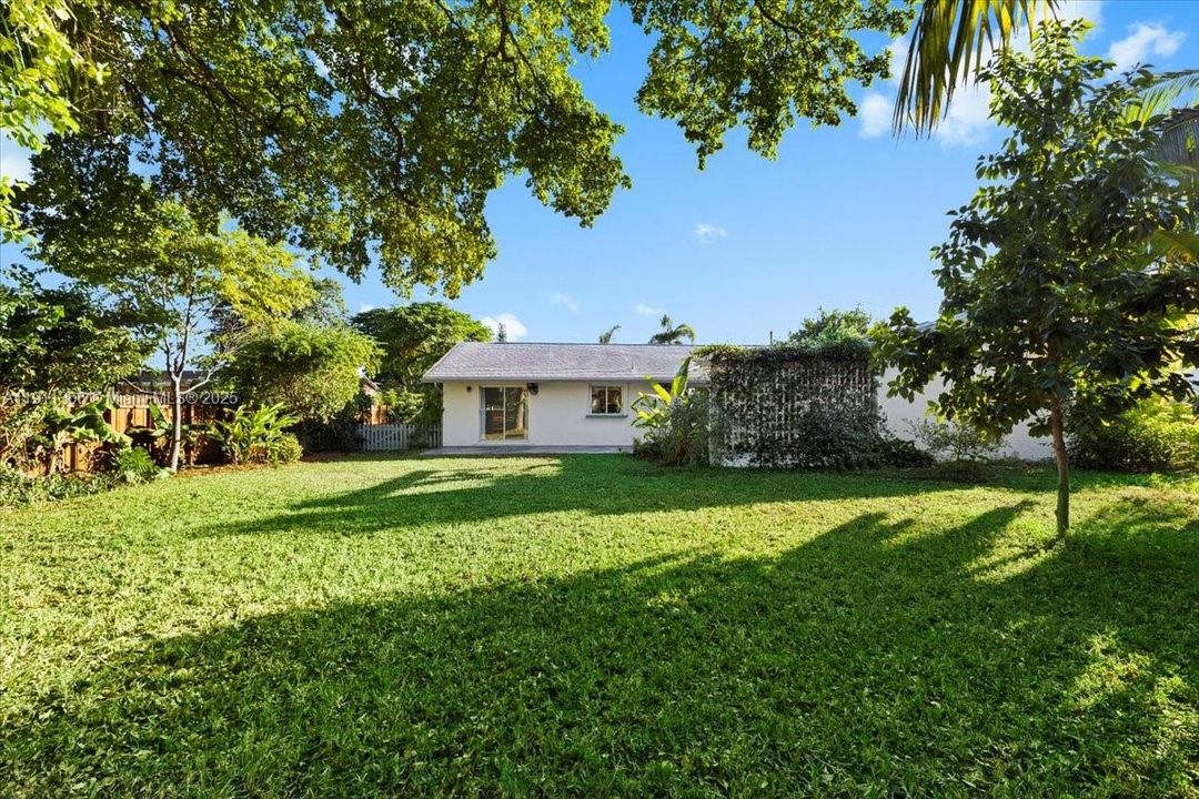 待售: $559,000 (3 贝兹, 2 浴室, 2023 平方英尺)