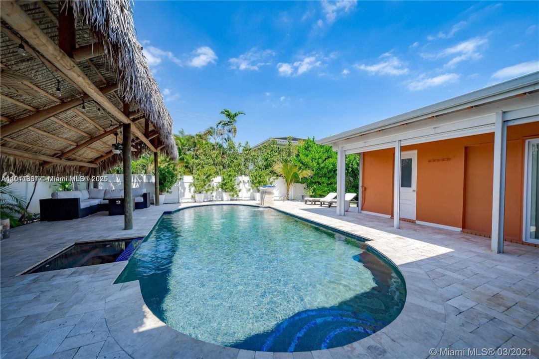 For Rent: $8,500 (4 beds, 2 baths, 1733 Square Feet)