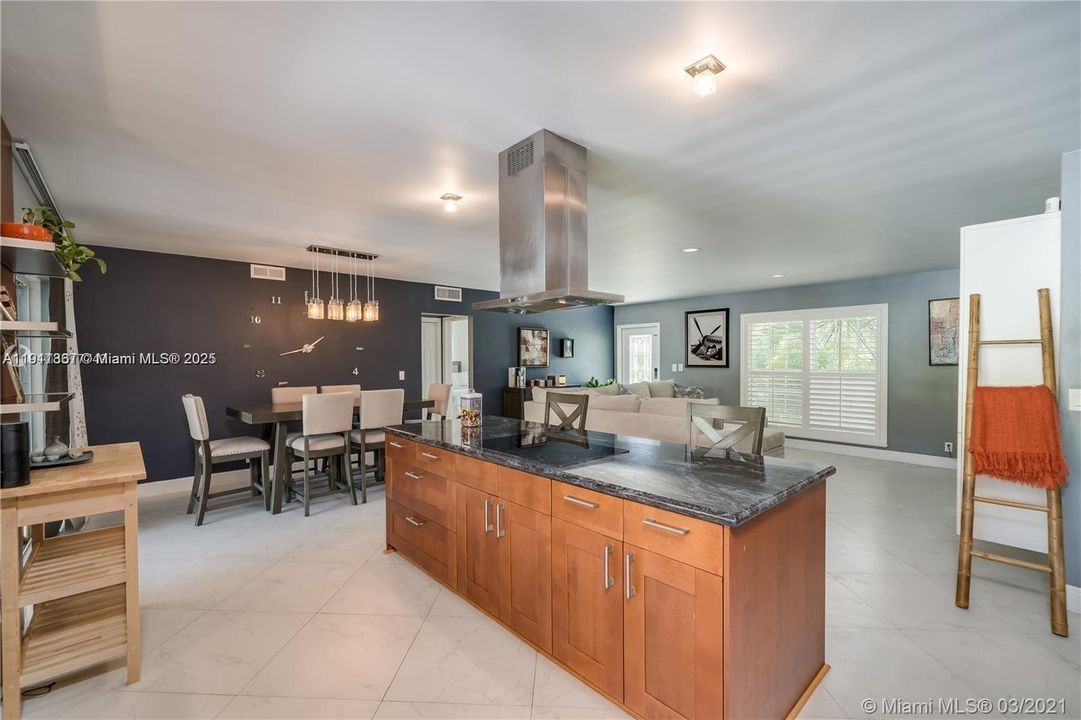 For Rent: $8,500 (4 beds, 2 baths, 1733 Square Feet)