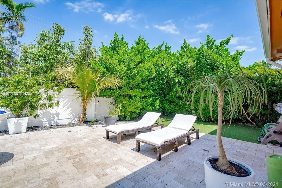 For Rent: $8,500 (4 beds, 2 baths, 1733 Square Feet)