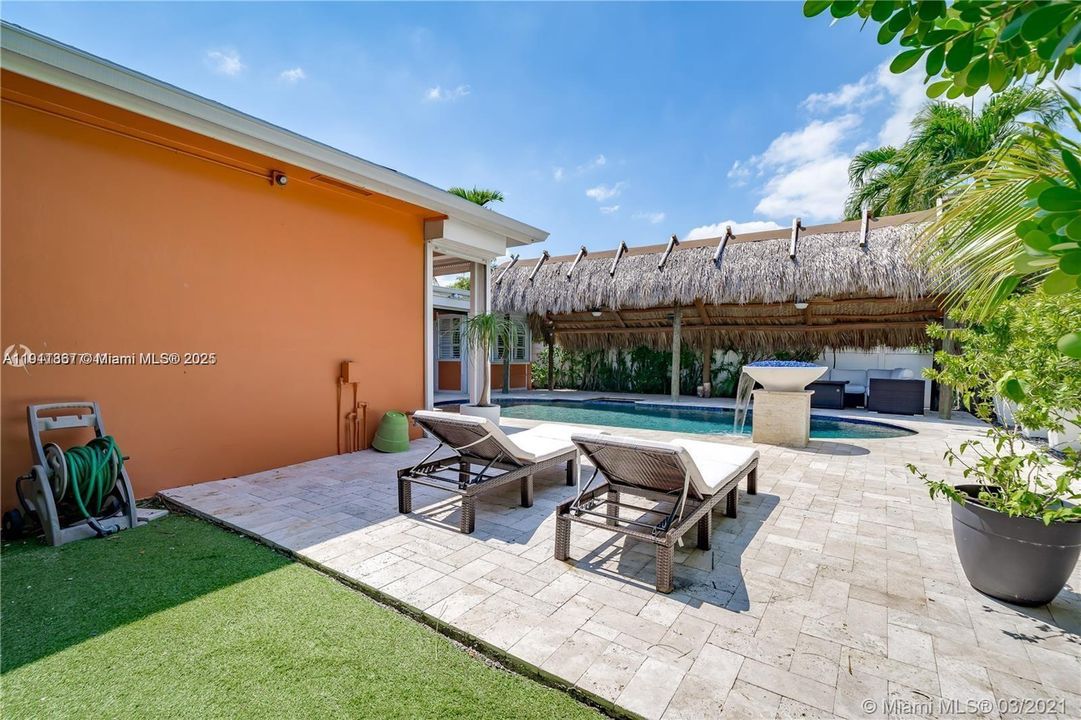 For Rent: $8,500 (4 beds, 2 baths, 1733 Square Feet)