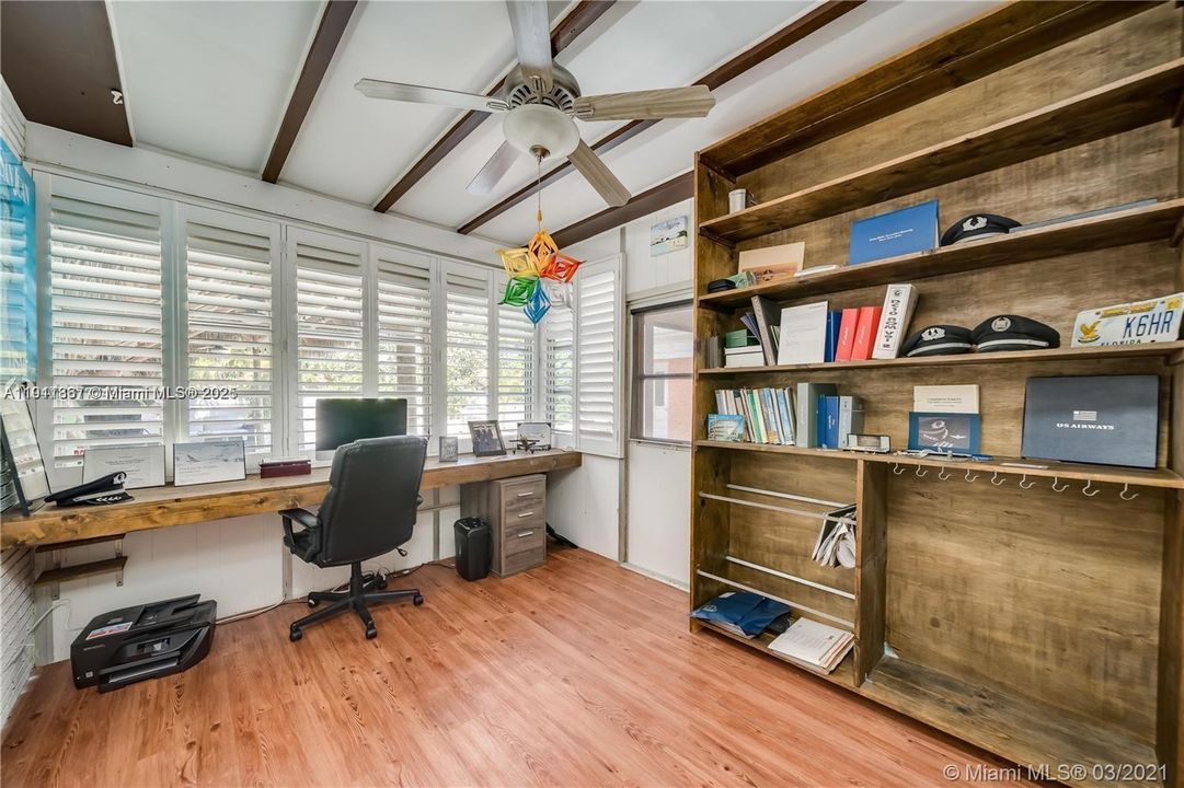 For Rent: $8,500 (4 beds, 2 baths, 1733 Square Feet)