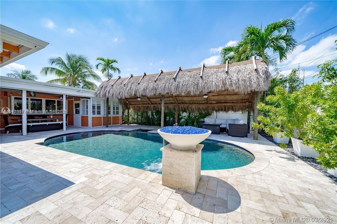 For Rent: $8,500 (4 beds, 2 baths, 1733 Square Feet)