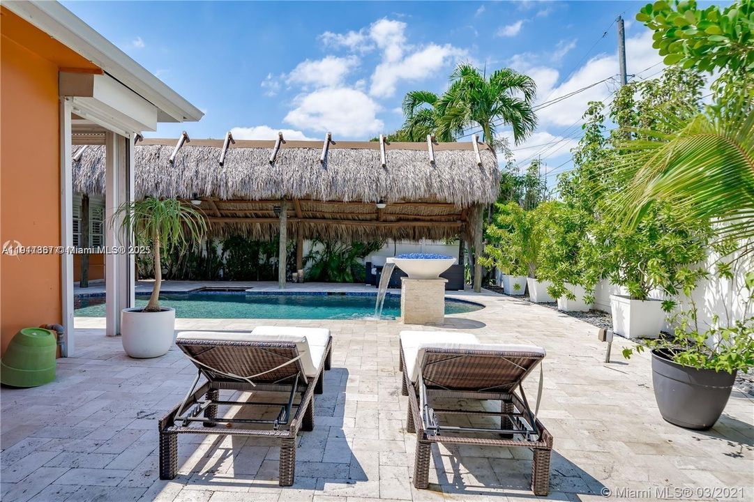 For Rent: $8,500 (4 beds, 2 baths, 1733 Square Feet)