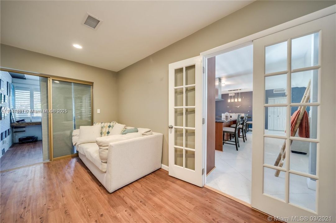 For Rent: $8,500 (4 beds, 2 baths, 1733 Square Feet)