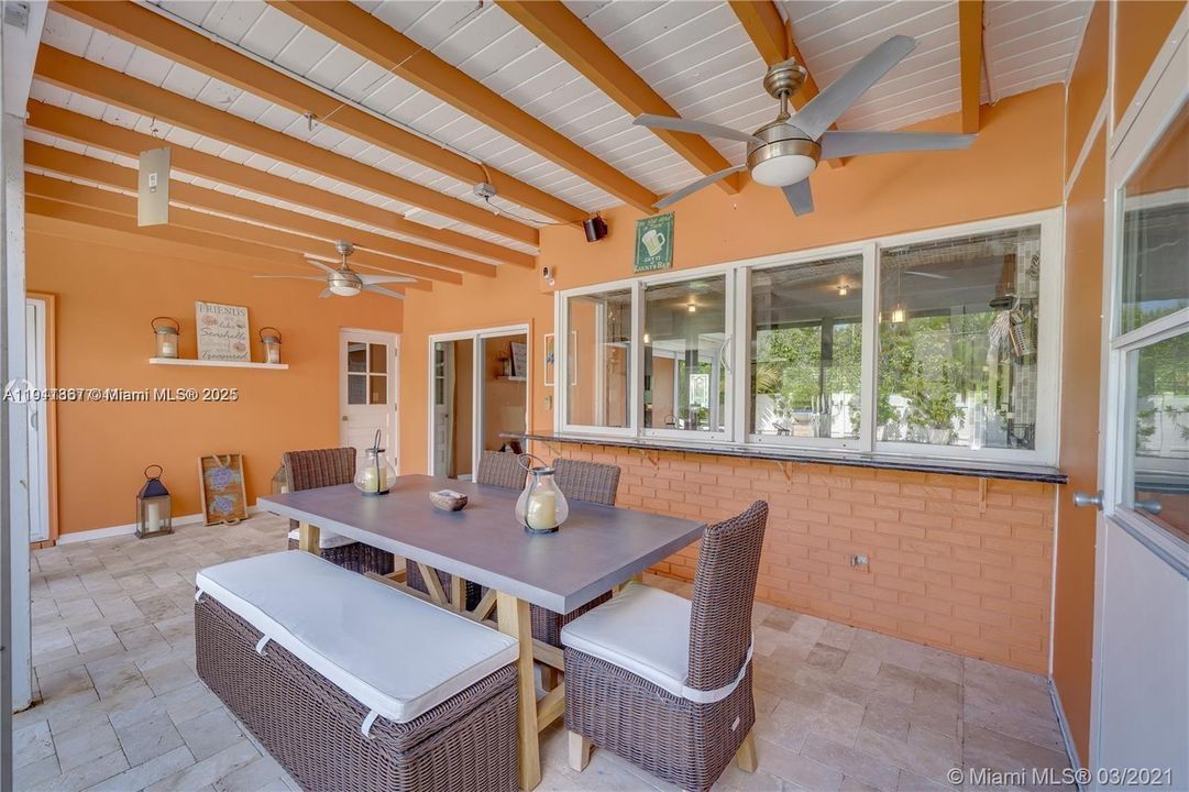 For Rent: $8,500 (4 beds, 2 baths, 1733 Square Feet)