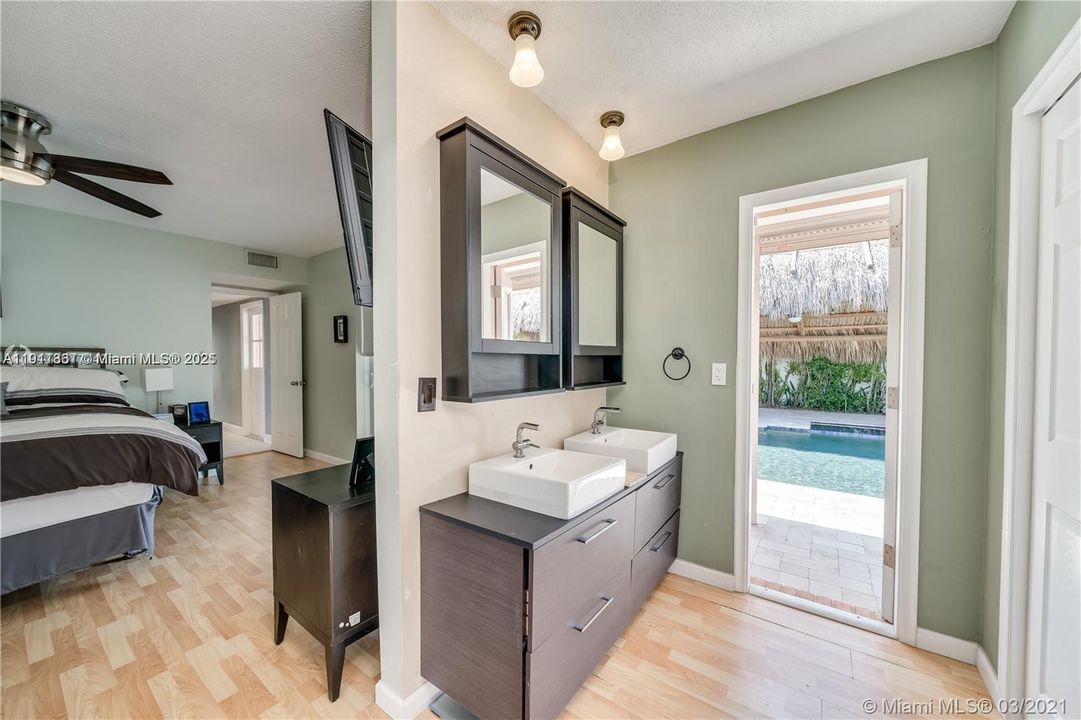 For Rent: $8,500 (4 beds, 2 baths, 1733 Square Feet)