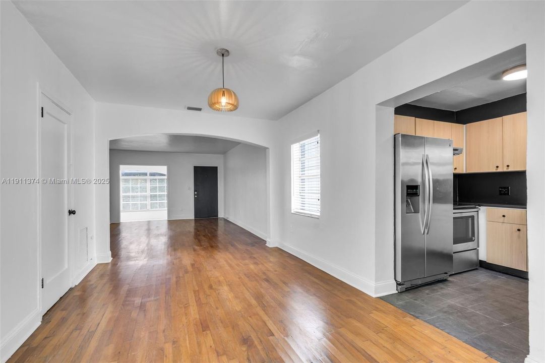 For Sale: $2,500,000 (2 beds, 1 baths, 1061 Square Feet)