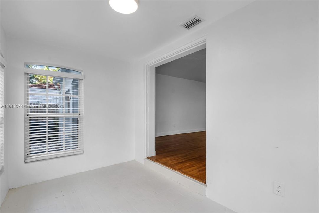 For Sale: $2,500,000 (2 beds, 1 baths, 1061 Square Feet)