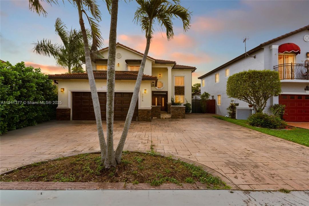 Active With Contract: $599,000 (4 beds, 2 baths, 1648 Square Feet)