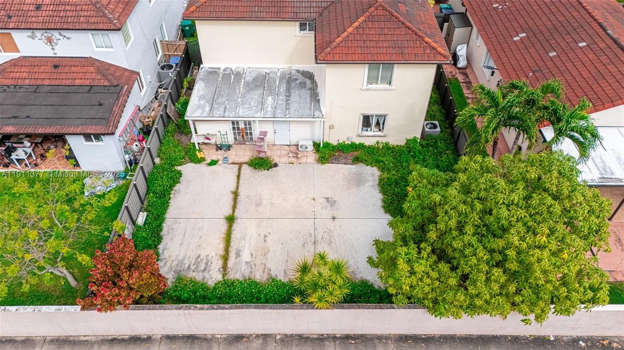 Active With Contract: $599,000 (4 beds, 2 baths, 1648 Square Feet)