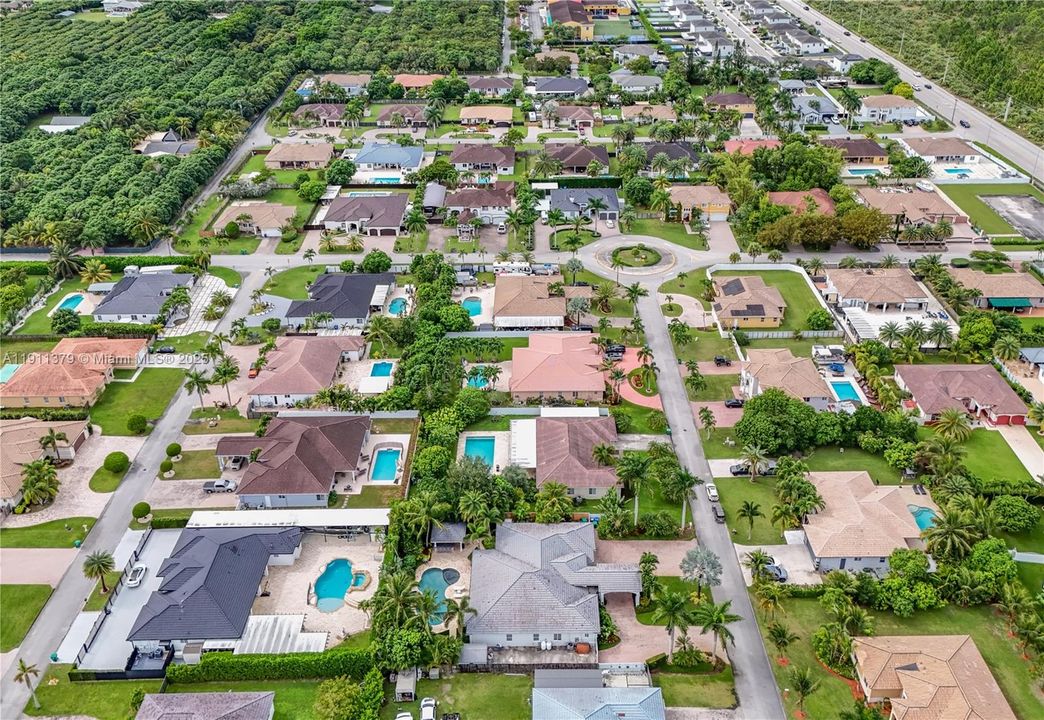 出租: $7,450 (4 贝兹, 3 浴室, 3140 平方英尺)