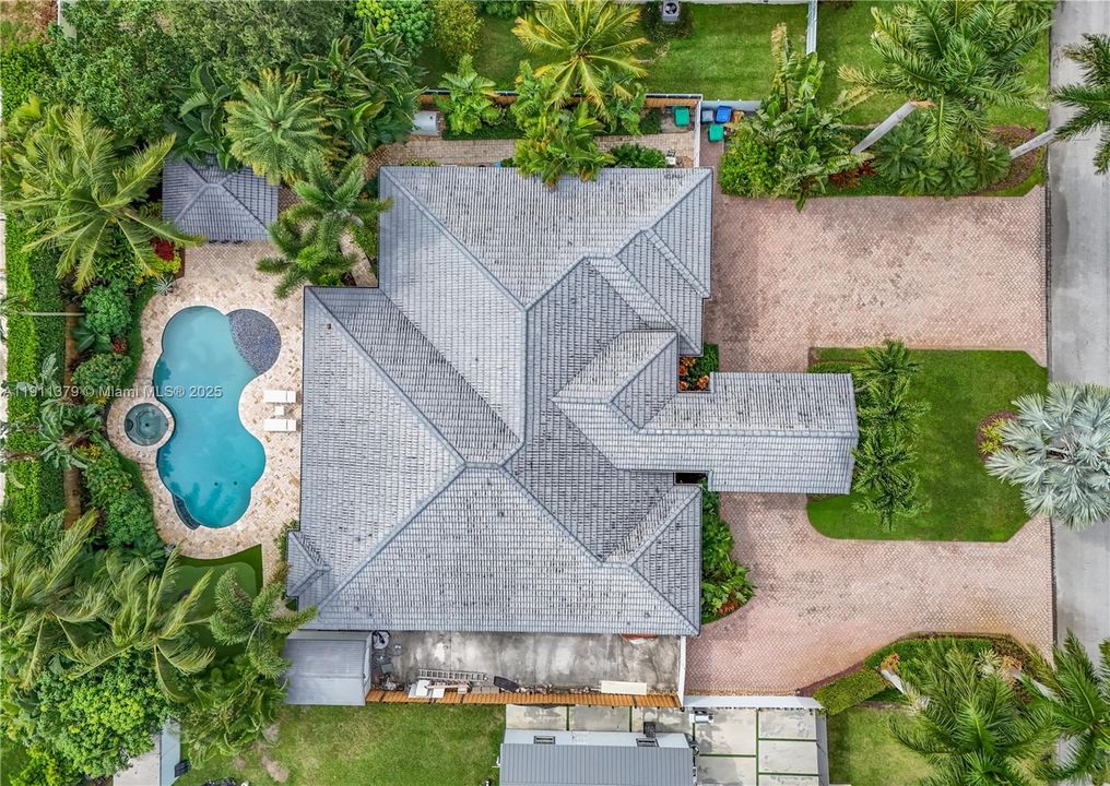 出租: $7,450 (4 贝兹, 3 浴室, 3140 平方英尺)