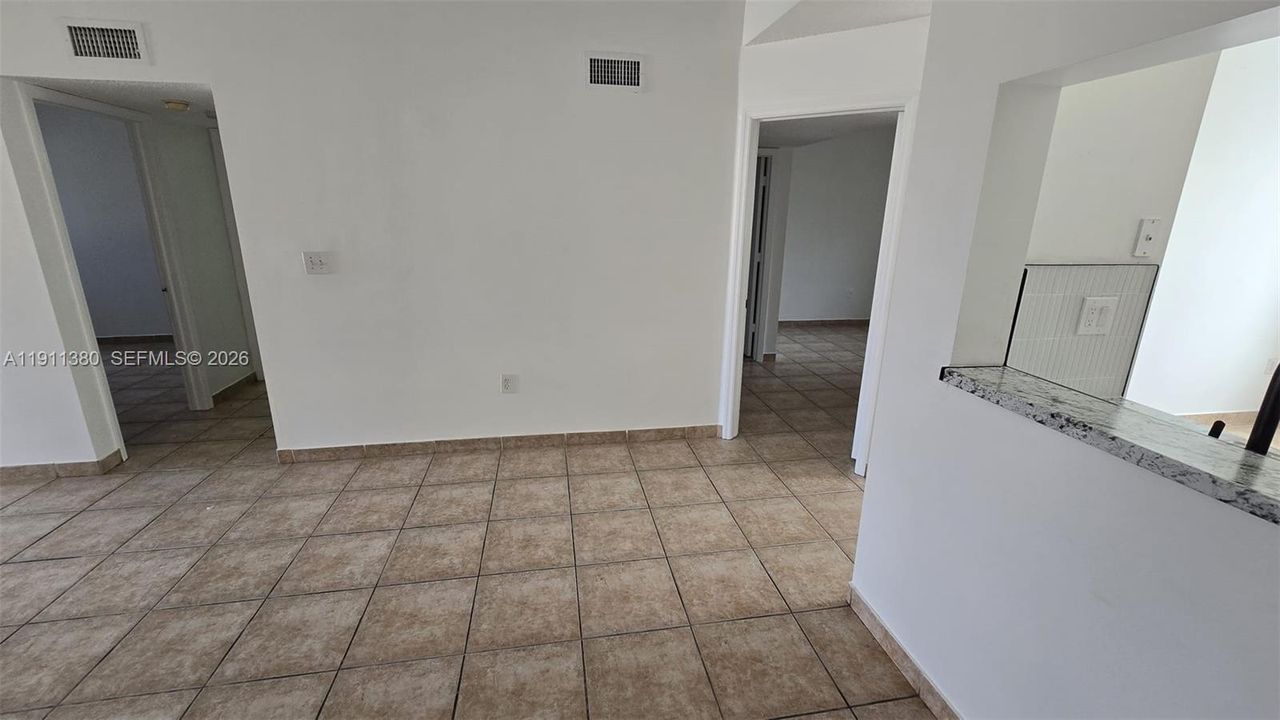 For Sale: $339,900 (2 beds, 2 baths, 950 Square Feet)