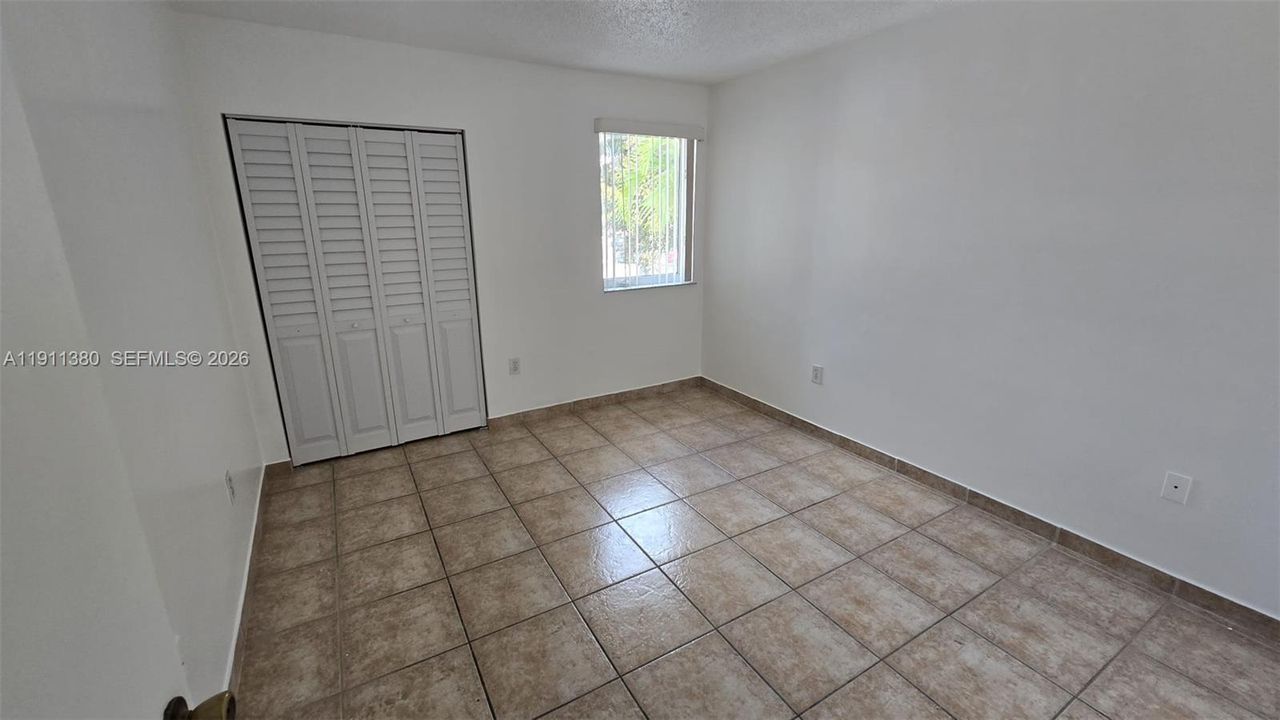 For Sale: $339,900 (2 beds, 2 baths, 950 Square Feet)