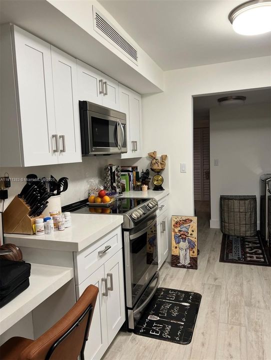 For Sale: $595,000 (3 beds, 3 baths, 1851 Square Feet)