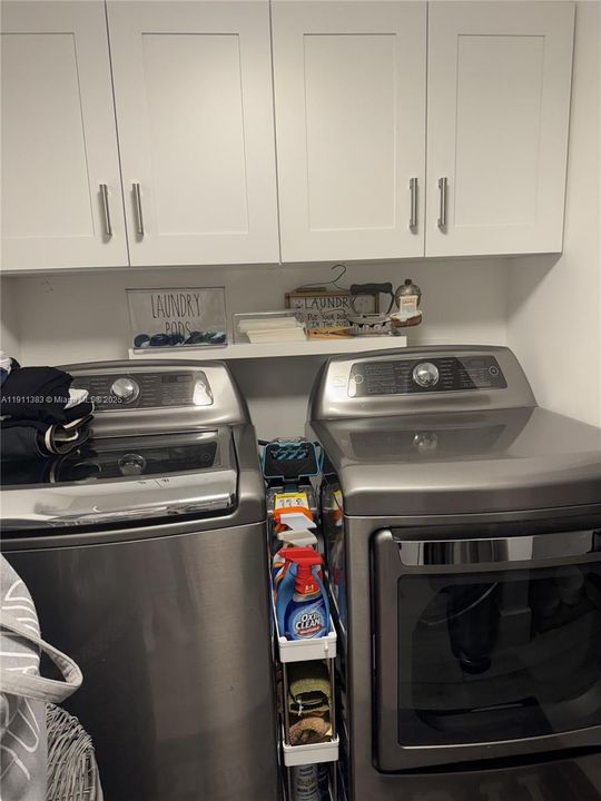 For Sale: $595,000 (3 beds, 3 baths, 1851 Square Feet)