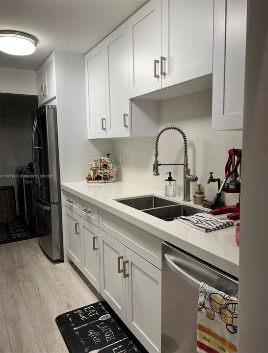 For Sale: $595,000 (3 beds, 3 baths, 1851 Square Feet)