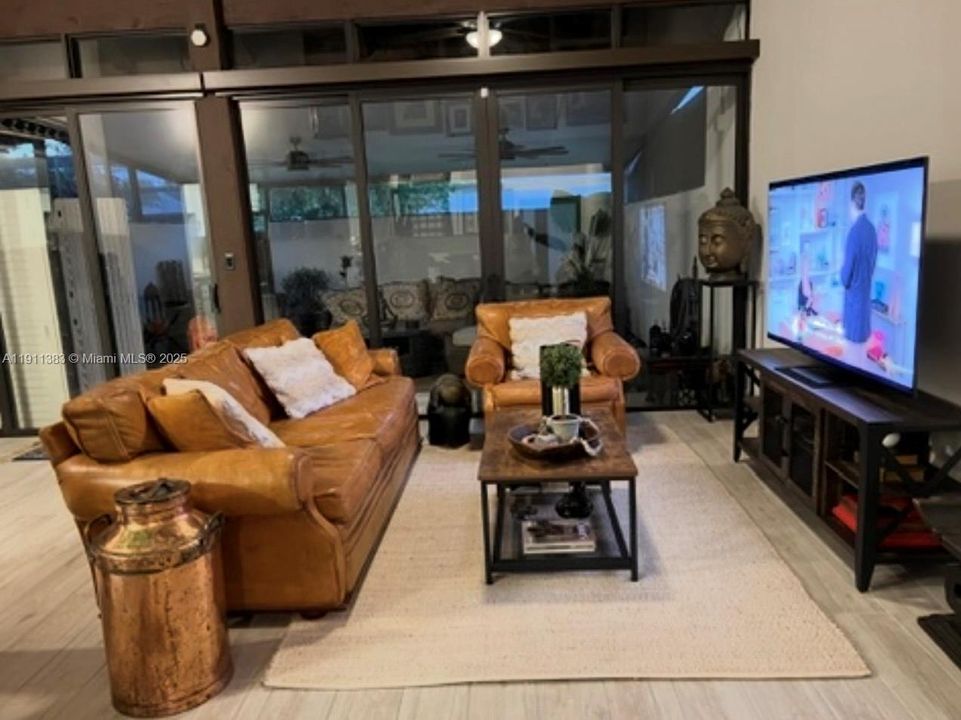 For Sale: $595,000 (3 beds, 3 baths, 1851 Square Feet)