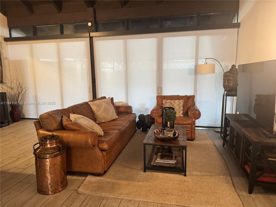 For Sale: $595,000 (3 beds, 3 baths, 1851 Square Feet)