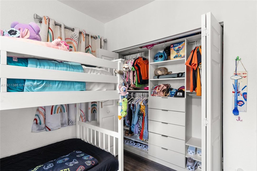 待售: $285,000 (3 贝兹, 2 浴室, 1151 平方英尺)