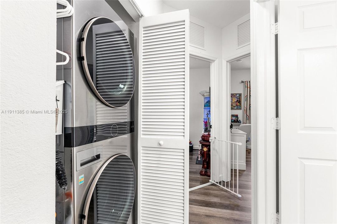 待售: $285,000 (3 贝兹, 2 浴室, 1151 平方英尺)