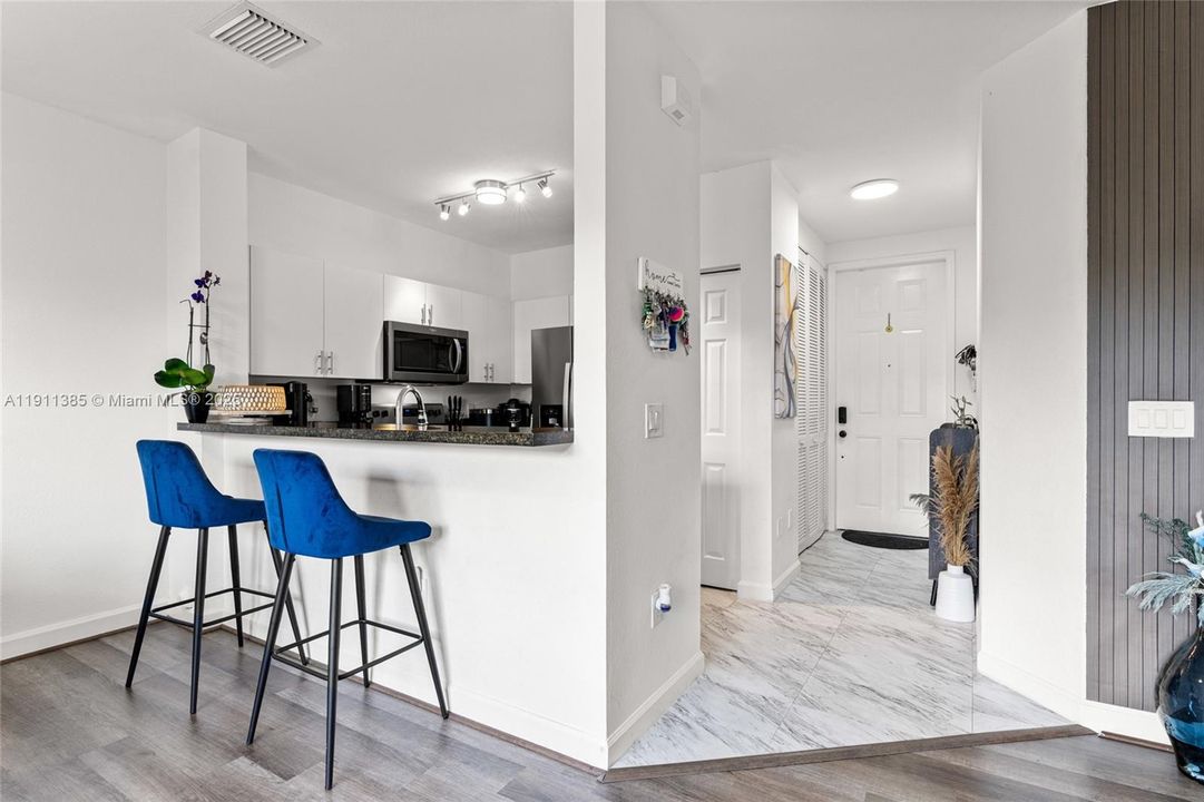 待售: $285,000 (3 贝兹, 2 浴室, 1151 平方英尺)