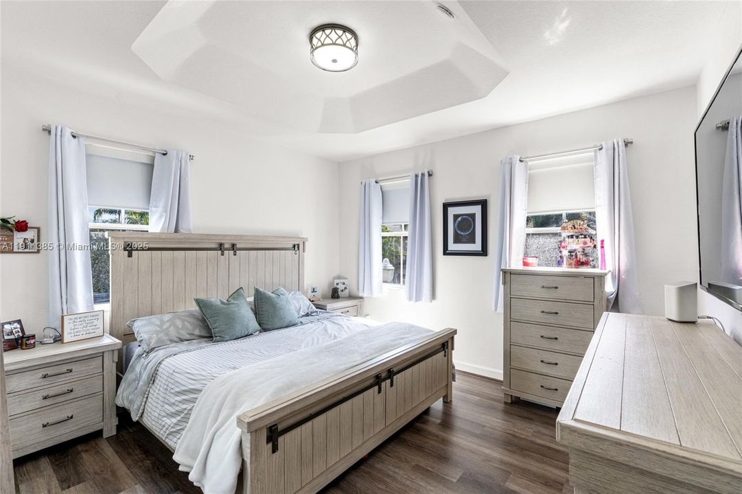 待售: $285,000 (3 贝兹, 2 浴室, 1151 平方英尺)