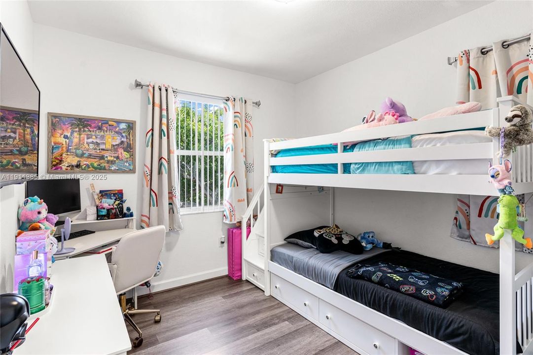 待售: $285,000 (3 贝兹, 2 浴室, 1151 平方英尺)