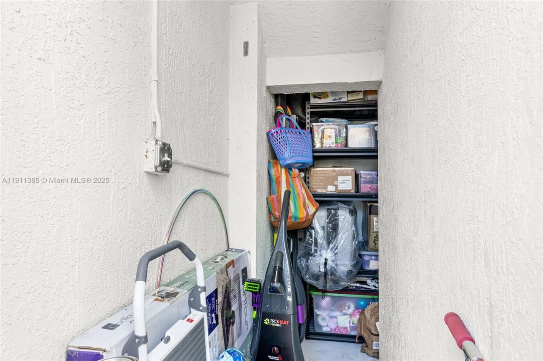 待售: $285,000 (3 贝兹, 2 浴室, 1151 平方英尺)