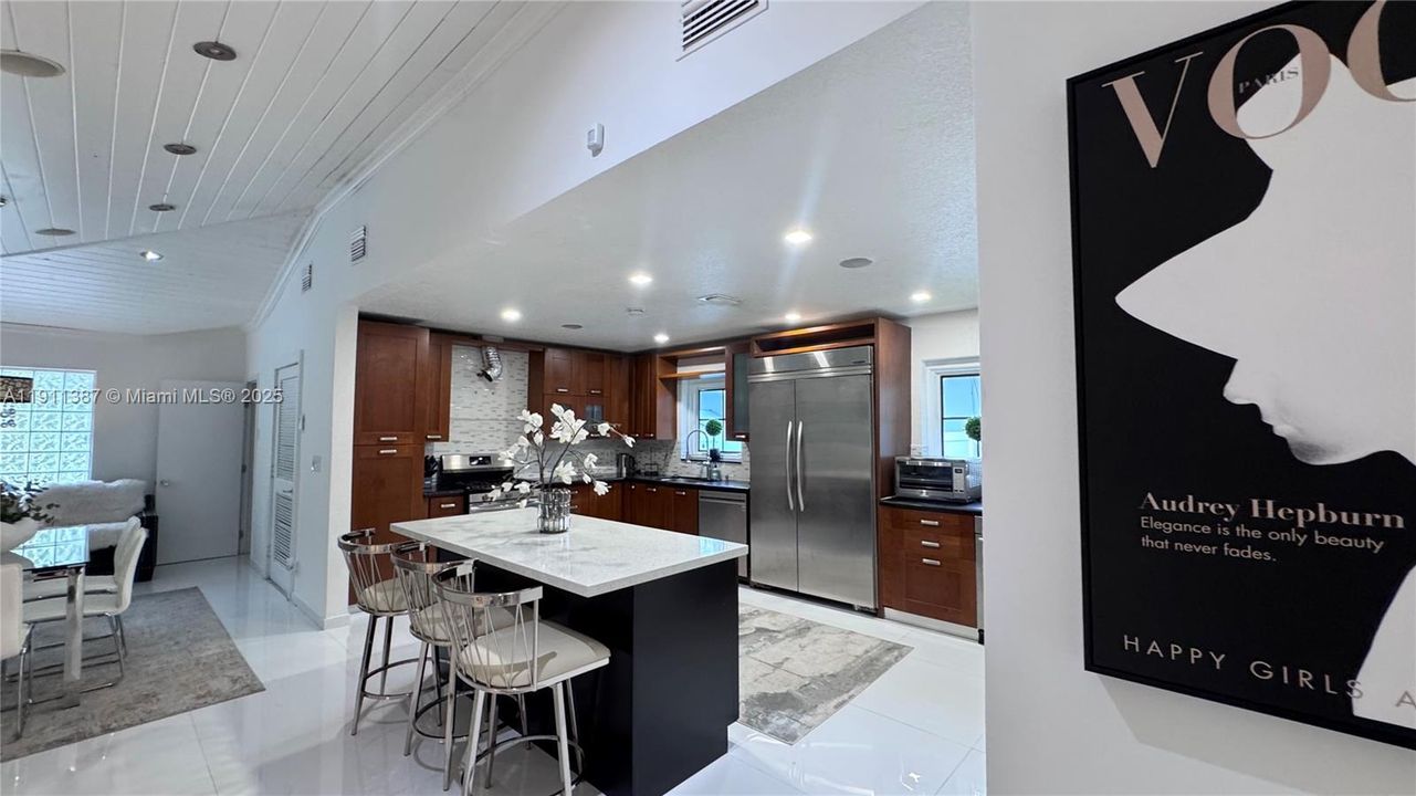 For Rent: $6,500 (4 beds, 2 baths, 2002 Square Feet)