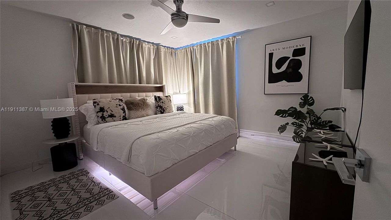 For Rent: $6,500 (4 beds, 2 baths, 2002 Square Feet)