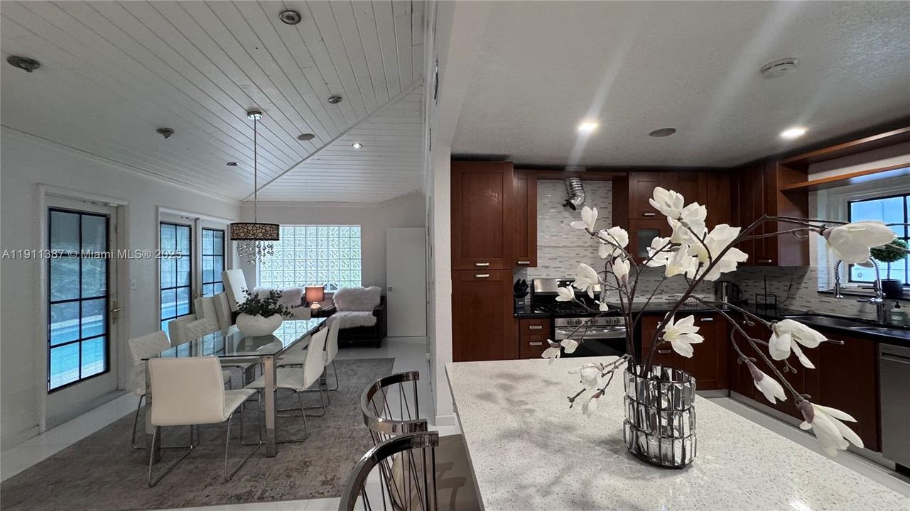 For Rent: $6,500 (4 beds, 2 baths, 2002 Square Feet)