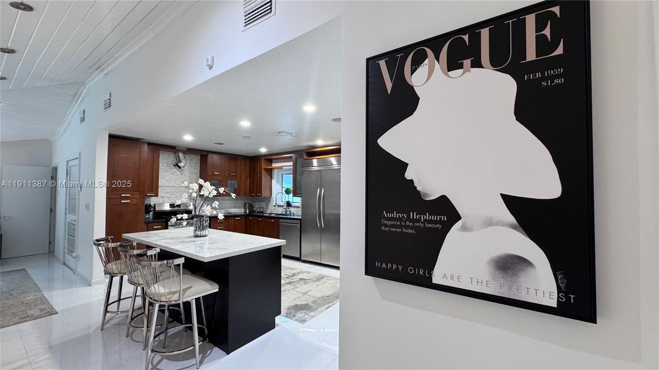 For Rent: $6,500 (4 beds, 2 baths, 2002 Square Feet)