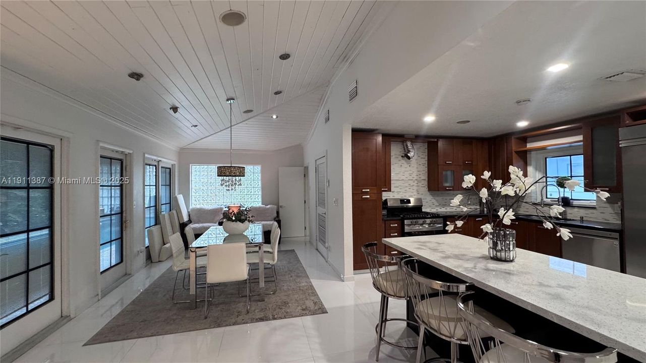 For Rent: $6,500 (4 beds, 2 baths, 2002 Square Feet)