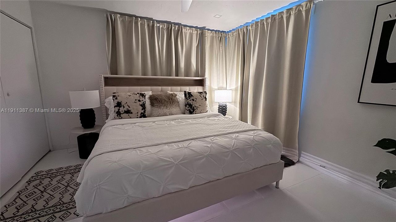 For Rent: $6,500 (4 beds, 2 baths, 2002 Square Feet)