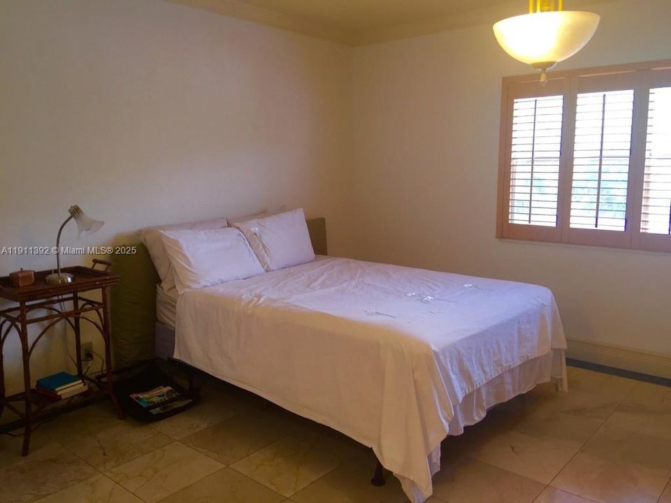 For Rent: $3,100 (2 beds, 2 baths, 1237 Square Feet)