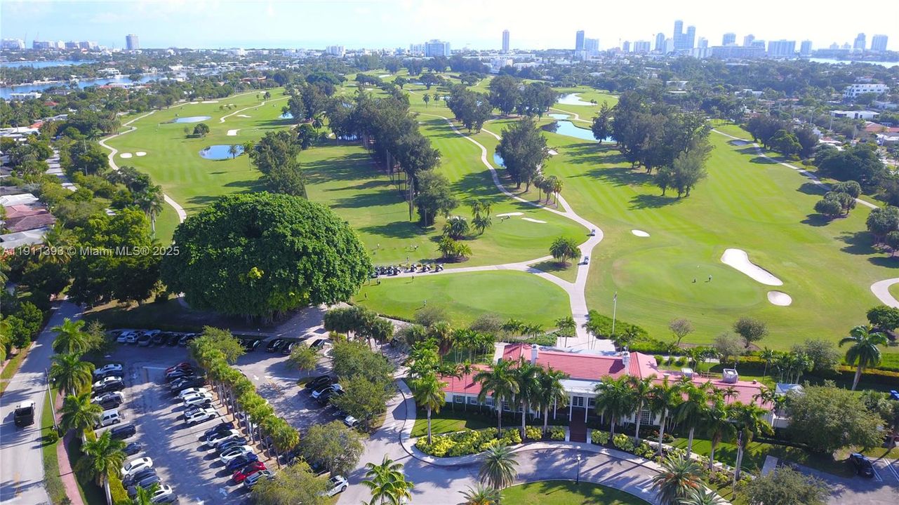 For Sale: $6,350,000 (6 beds, 6 baths, 6500 Square Feet)