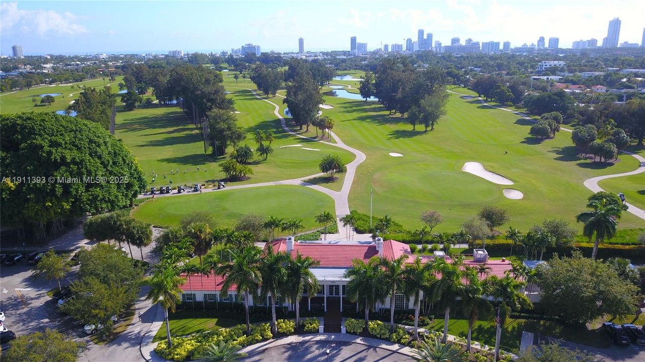 For Sale: $6,350,000 (6 beds, 6 baths, 6500 Square Feet)