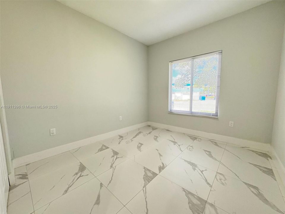 Active With Contract: $3,000 (3 beds, 2 baths, 1492 Square Feet)