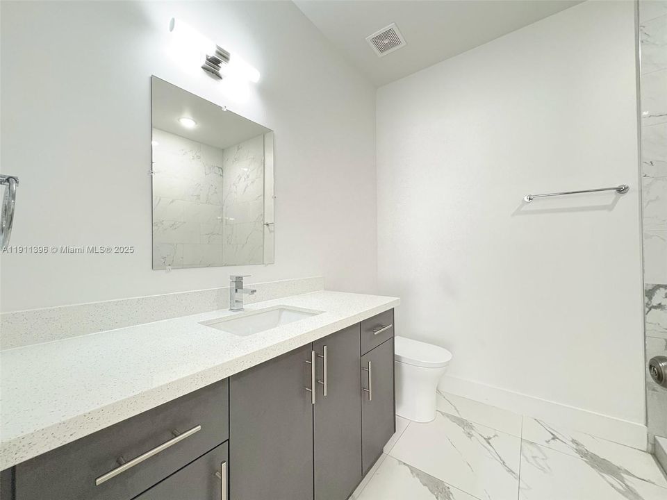 Active With Contract: $3,000 (3 beds, 2 baths, 1492 Square Feet)