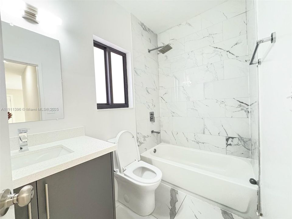 Active With Contract: $3,000 (3 beds, 2 baths, 1492 Square Feet)