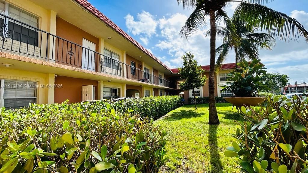 Active With Contract: $1,525 (1 beds, 1 baths, 600 Square Feet)