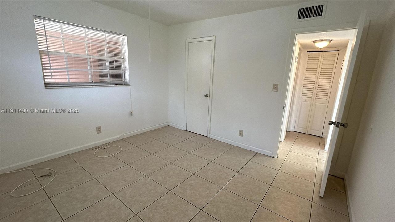 Active With Contract: $1,525 (1 beds, 1 baths, 600 Square Feet)