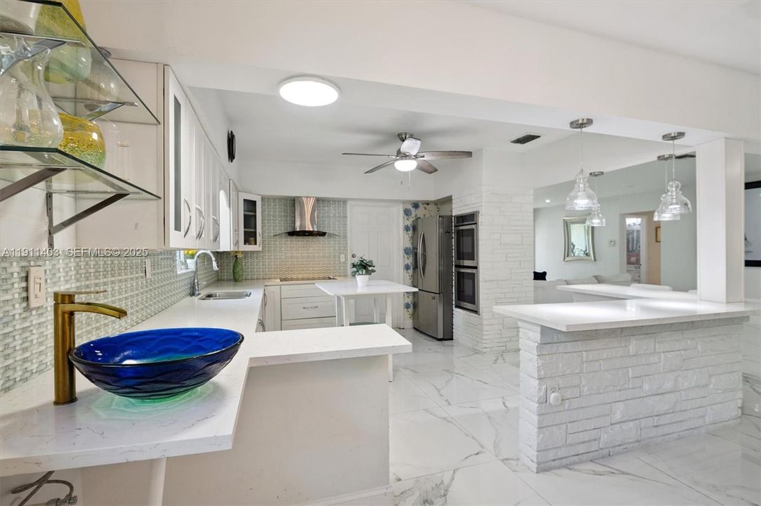 En Venta: $1,395,000 (5 camas, 3 baños, 2266 Pies cuadrados)