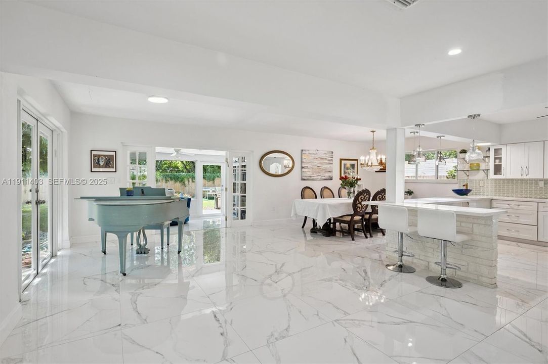 En Venta: $1,395,000 (5 camas, 3 baños, 2266 Pies cuadrados)