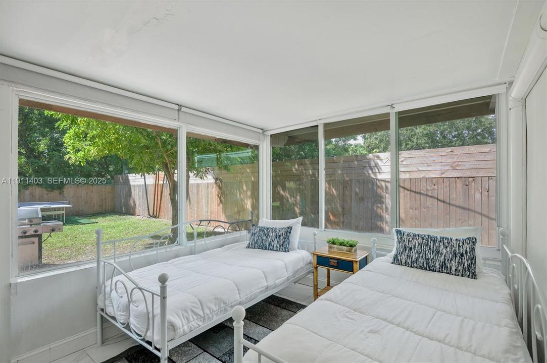 En Venta: $1,395,000 (5 camas, 3 baños, 2266 Pies cuadrados)