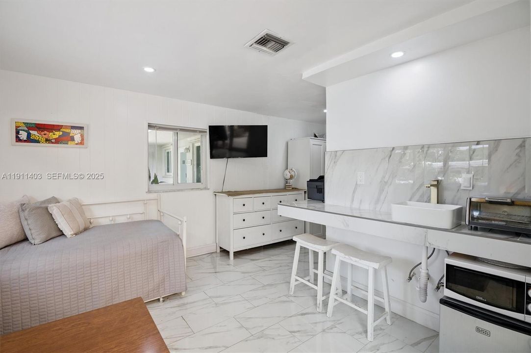 En Venta: $1,395,000 (5 camas, 3 baños, 2266 Pies cuadrados)